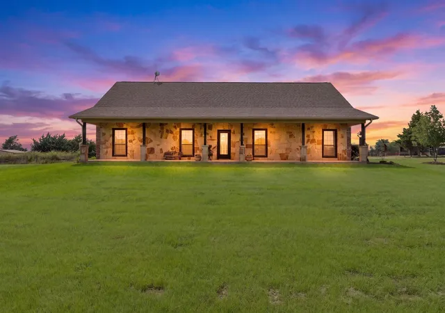 Photo 2 of Single family home for sale at 5562 County Road 1037, Celeste, TX 75423 | MLS# 21309332 | Listing updated on 2026-09-03
