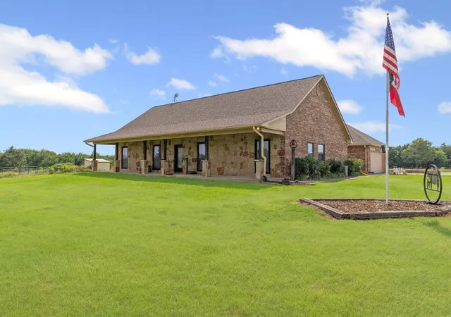 Photo 3 of Single family home for sale at 5562 County Road 1037, Celeste, TX 75423 | MLS# 21309332 | Listing updated on 2026-09-03