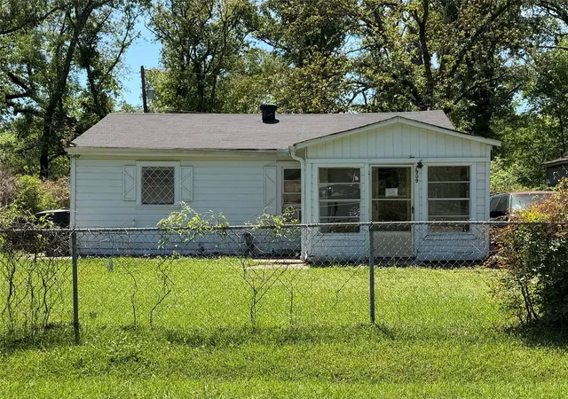 Photo 1 of Sale Pending at 2969 Nena St, Shreveport, LA 71107 | MLS# 21310910 | Listing updated on 2026-08-27