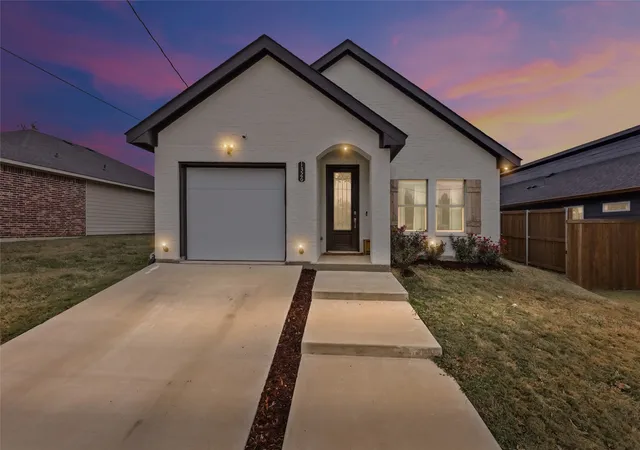 Photo 4 of Single family home for sale at 1326 Hemphill St, Greenville, TX 75401 | MLS# 21310463 | Listing updated on 2026-07-23