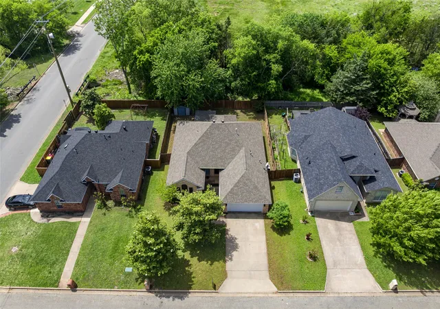 Photo 3 of Single family home for sale at 4804 Hara Ln, Sherman, TX 75092 | MLS# 21310952 | Listing updated on 2026-08-22