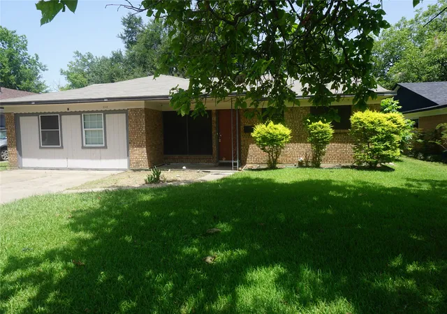 Homes for sale in Denison, TX | 112 S Lynn Ave, Denison, TX 75020 | MLS# 21306730
