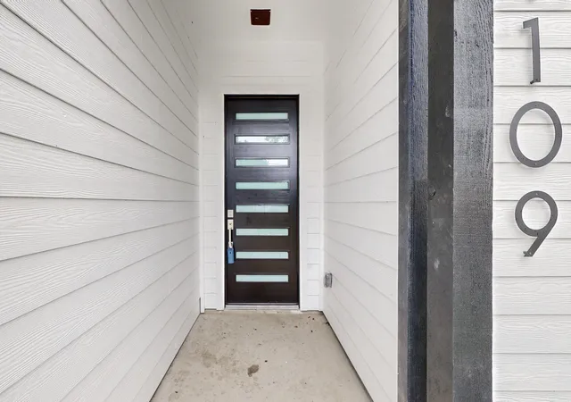 Photo 3 of Single family home for sale at 4109 Rupert St, Dallas, TX 75212 | MLS# 21311017 | Listing updated on 2026-08-19