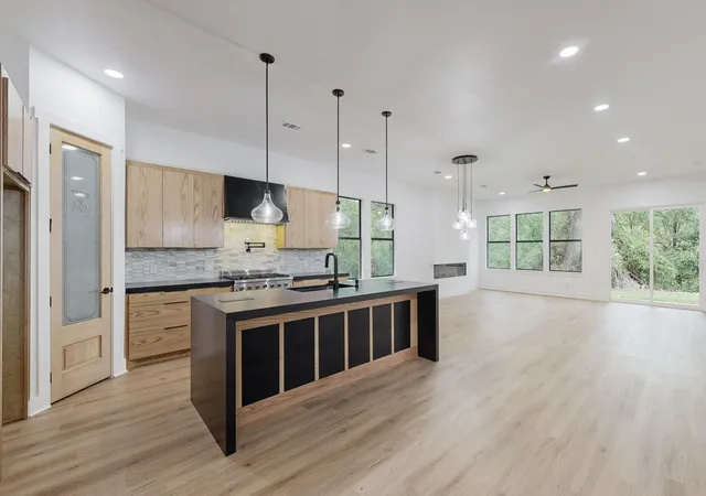 Photo 4 of Single family home for sale at 4109 Rupert St, Dallas, TX 75212 | MLS# 21311017 | Listing updated on 2026-08-19