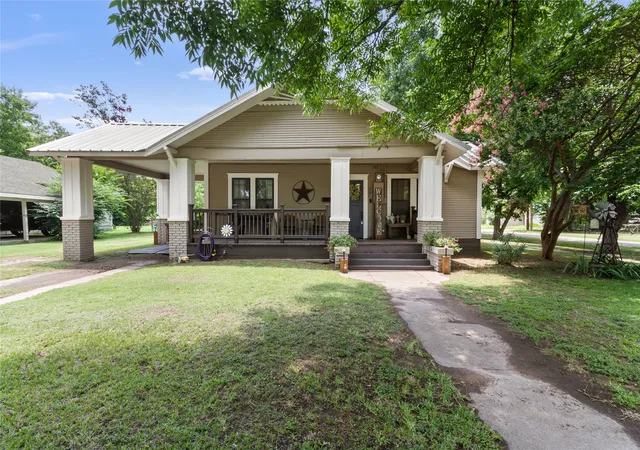 Photo 1 of Single family home for sale at 600 Elm St, Teague, TX 75860 | MLS# 21308880 | Listing updated on 2026-08-21