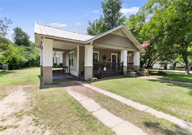 Photo 2 of Single family home for sale at 600 Elm St, Teague, TX 75860 | MLS# 21308880 | Listing updated on 2026-08-21