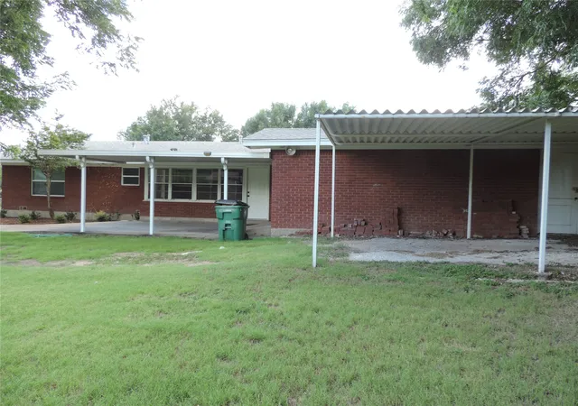 Homes for sale in Stephenville, TX | 581 Alexander Rd, Stephenville, TX 76401 | MLS# 21310906
