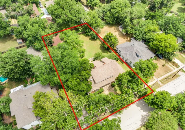 Homes for sale in Hillsboro, TX | 615 E Franklin St, Hillsboro, TX 76645 | MLS# 21307578
