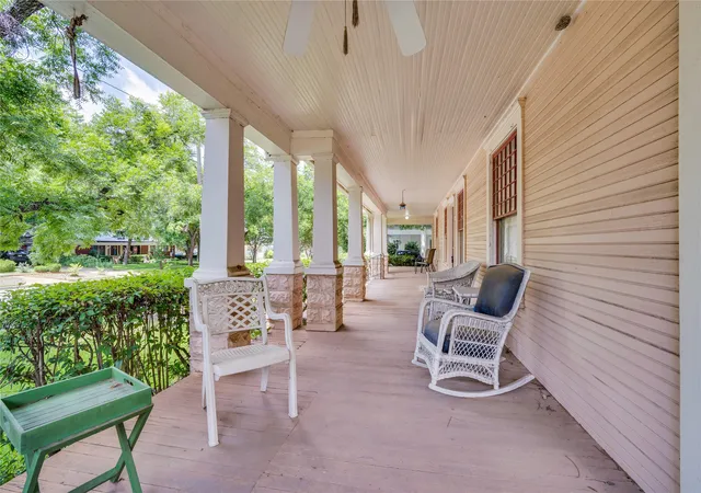 Homes for sale in Hillsboro, TX | 615 E Franklin St, Hillsboro, TX 76645 | MLS# 21307578