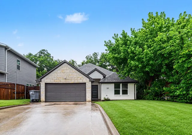 Photo 3 of Single family home for sale at 4519 Yancy St, Dallas, TX 75216 | MLS# 21311064 | Listing updated on 2026-08-04