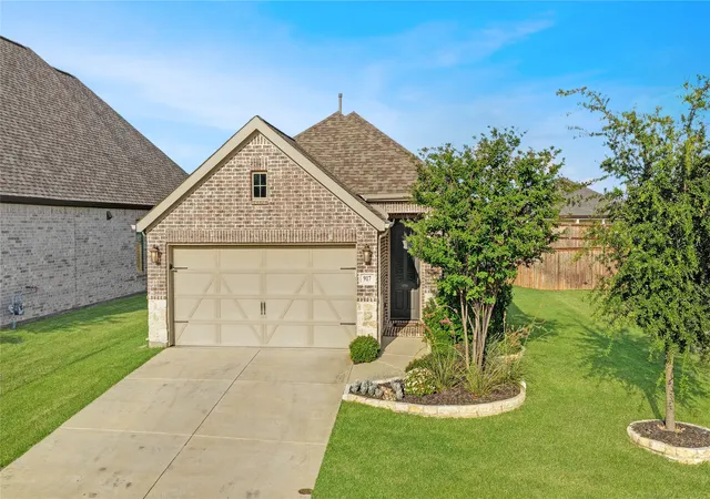 Homes for sale in Little Elm, TX | 917 Bent Brook Rd, Little Elm, TX 75068 | MLS# 21311107