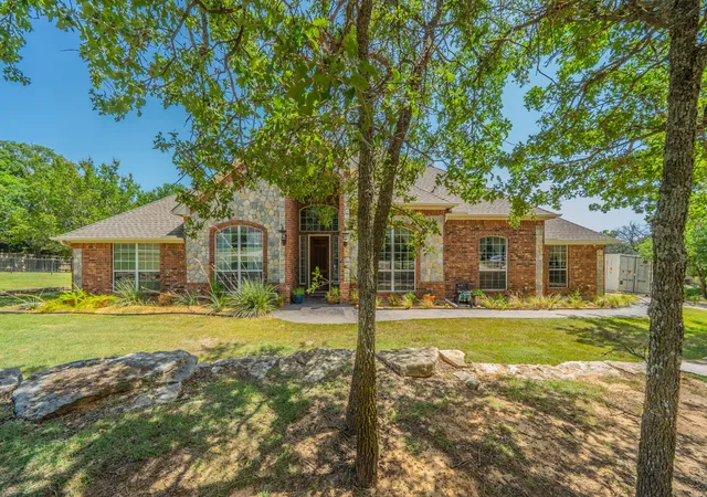 Homes for sale in Weatherford, TX | 109 Overton Ridge Cir, Weatherford, TX 76088 | MLS# 21310727