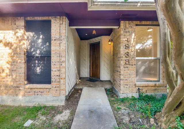 Photo 3 of Townhouse for sale at 4938 Rolling Vis, Mesquite, TX 75150 | MLS# 21311117 | Listing updated on 2026-08-22