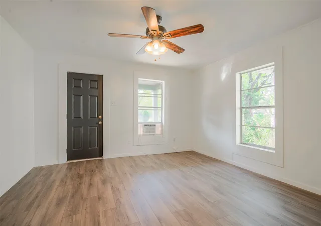 2nd image of 413 Manson St, Wolfe City, TX 75496 | MLS# 21311113