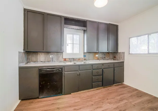 Photo 3 of Single family home for sale at 413 Manson St, Wolfe City, TX 75496 | MLS# 21311113 | Listing updated on 2026-08-04