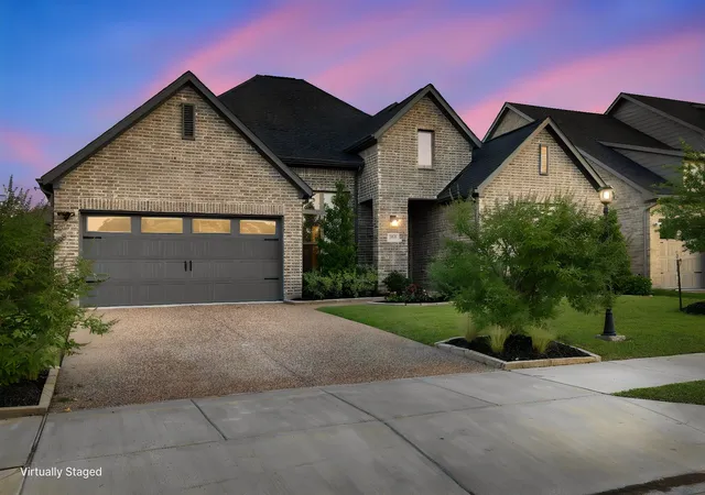 Photo 2 of Single family home for sale at 1432 Casting Rdg, Mesquite, TX 75181 | MLS# 21308401 | Listing updated on 2026-08-28