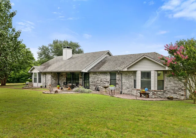 Photo 3 of Single family home for sale at 2515 Taylor Blvd, Anna, TX 75409 | MLS# 21309915 | Listing updated on 2026-08-22