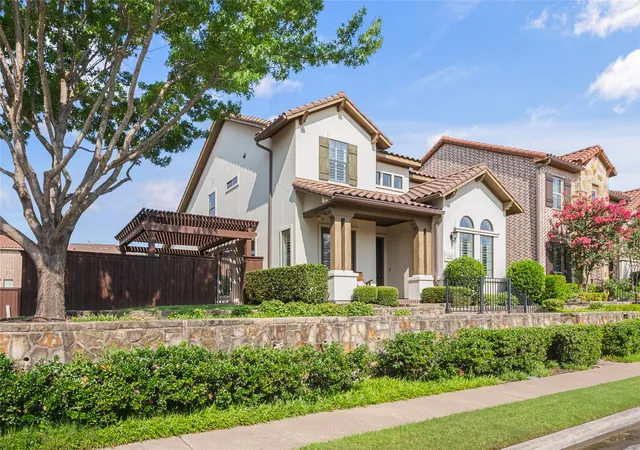 Homes for sale in Irving, TX | 7019 Comal Dr, Irving, TX 75039 | MLS# 21300395