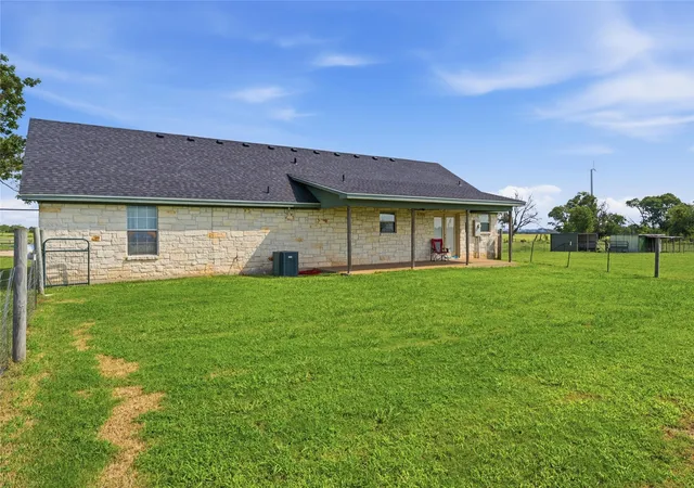 Homes for sale in Mount Calm, TX | 1727 Lcr 124, Mount Calm, TX 76673 | MLS# 21309973