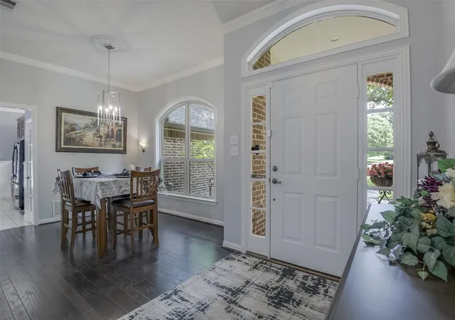 Photo 3 of Single family home for sale at 515 Seneca Dr, Waxahachie, TX 75165 | MLS# 21310667 | Listing updated on 2026-08-30