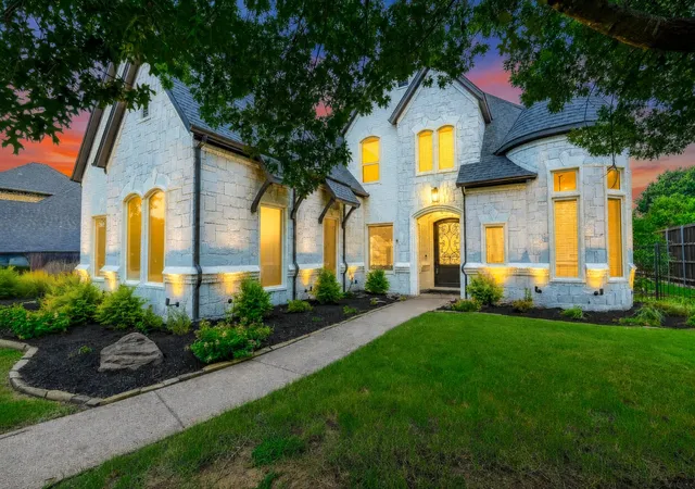 2nd image of 502 Clear Vista Dr, Trophy Club, TX 76262 | MLS# 21300401