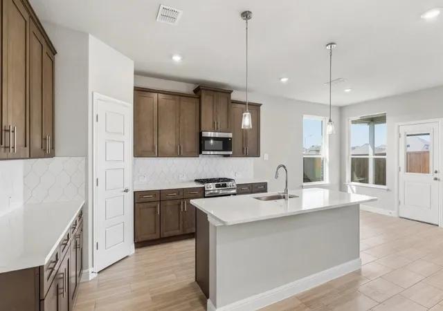 Photo 3 of Single family home for sale at 17137 Manzanilla Dr, Justin, TX 76247 | MLS# 21310081 | Listing updated on 2026-10-02