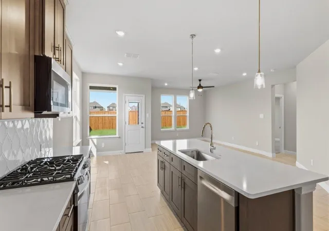 Photo 3 of Single family home for sale at 17137 Manzanilla Dr, Justin, TX 76247 | MLS# 21310081 | Listing updated on 2026-10-02