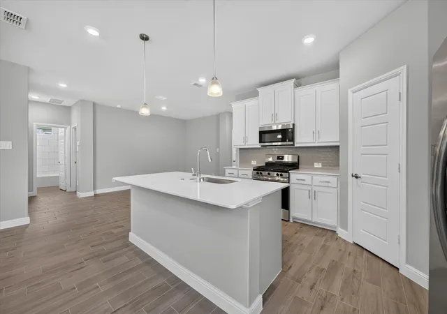 Photo 3 of Single family home for sale at 17144 Manzanilla Dr, Justin, TX 76247 | MLS# 21310583 | Listing updated on 2026-10-02