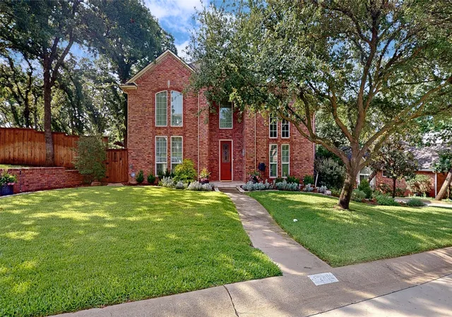 Homes for sale in Highland Village, TX | 2890 Hillside Dr, Highland Village, TX 75077 | MLS# 21311223