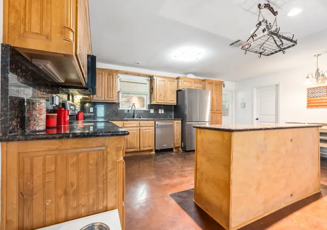 Photo 3 of Single family home for sale at 6338 Fm 933, Blum, TX 76627 | MLS# 21309524 | Listing updated on 2026-08-22