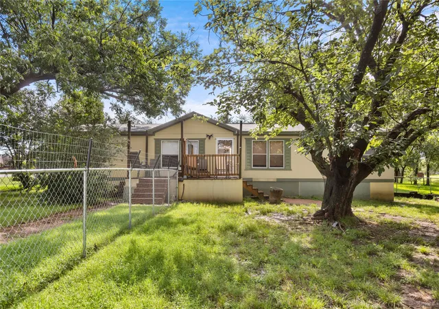Homes for sale in Pottsboro, TX | 830 Pearce Dr, Pottsboro, TX 75076 | MLS# 21310094