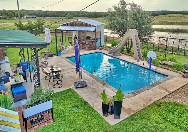 1st image of 978 Longbranch Rd, Nocona, TX 76255 | MLS# 21309997