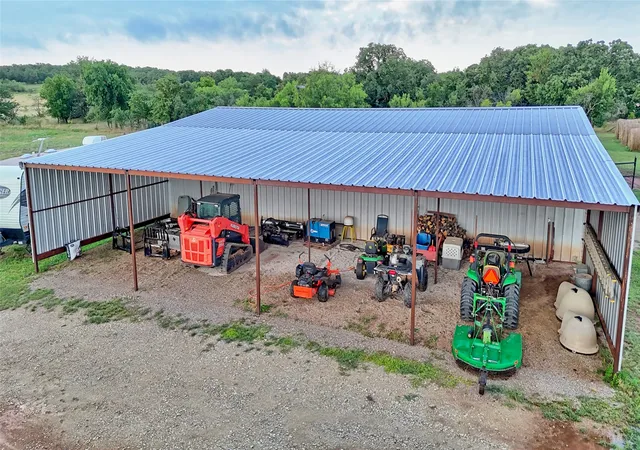 Photo 4 of Single family home for sale at 978 Longbranch Rd, Nocona, TX 76255 | MLS# 21309997 | Listing updated on 2026-09-18