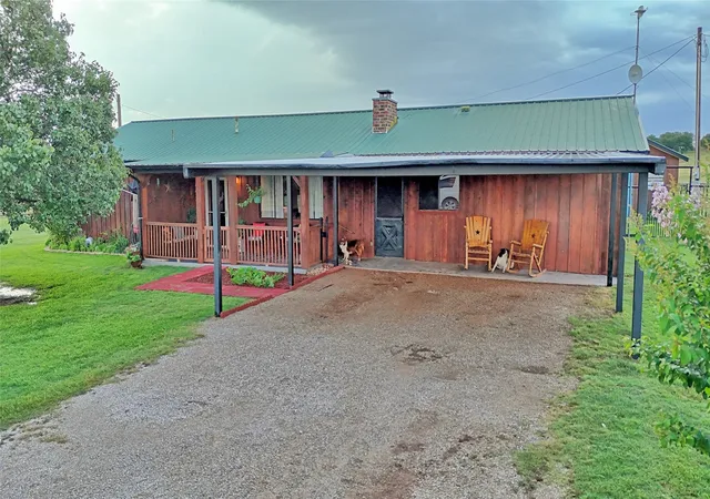 Photo 3 of Single family home for sale at 978 Longbranch Rd, Nocona, TX 76255 | MLS# 21309997 | Listing updated on 2026-09-18