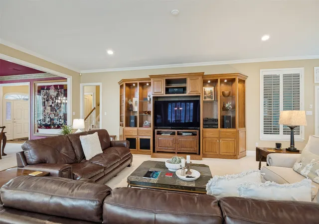 Photo 4 of Single family home for sale at 6404 Creekside Dr, Greenville, TX 75402 | MLS# 21301741 | Listing updated on 2026-10-01