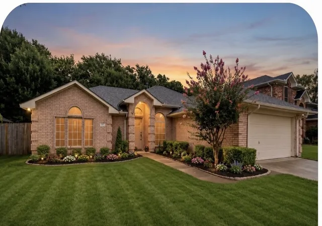 1st image of 412 Glenbrook Dr, Kennedale, TX 76060 | MLS# 21309858