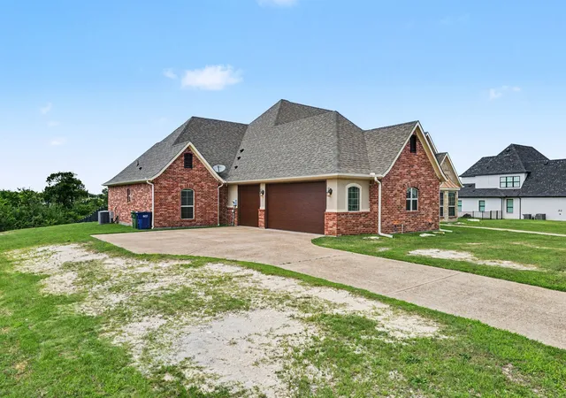 Photo 3 of Single family home for sale at 2016 Fox Bend Tr, Gunter, TX 75058 | MLS# 21310646 | Listing updated on 2026-10-04