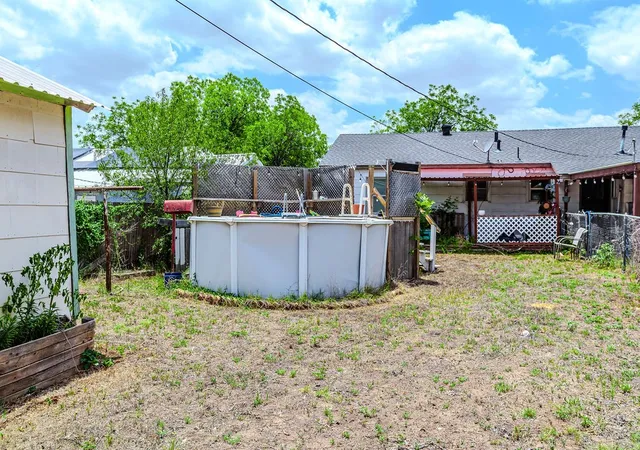 Homes for sale in Hamlin, TX | 325 Nw Avenue I, Hamlin, TX 79520 | MLS# 21311359