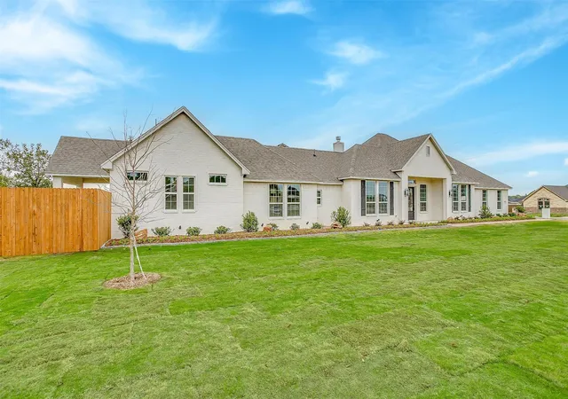 Photo 1 of Single family home for sale at 2316 Builder Rd, Crowley, TX 76036 | MLS# 21311456 | Listing updated on 2026-08-22