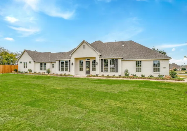 Photo 3 of Single family home for sale at 2316 Builder Rd, Crowley, TX 76036 | MLS# 21311456 | Listing updated on 2026-08-22