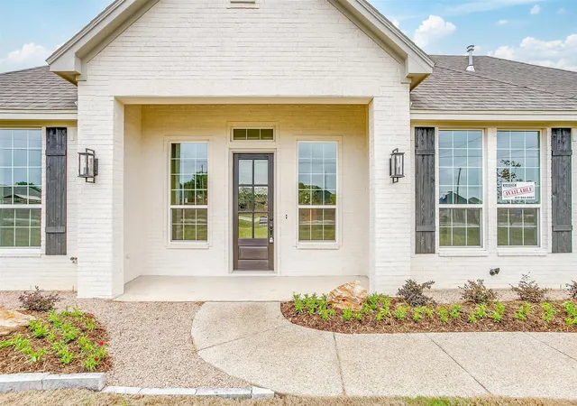 Photo 3 of Single family home for sale at 2316 Builder Rd, Crowley, TX 76036 | MLS# 21311456 | Listing updated on 2026-08-22