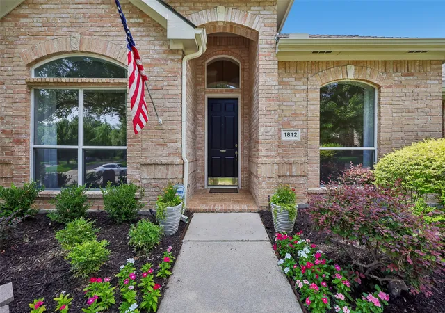 Homes for sale in Keller, TX | 1812 Talon Ct, Keller, TX 76248 | MLS# 21311124