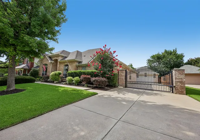 Homes for sale in Keller, TX | 1812 Talon Ct, Keller, TX 76248 | MLS# 21311124
