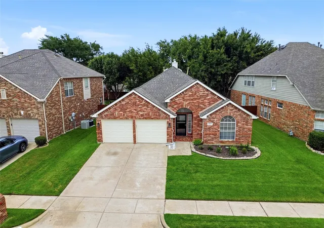 Photo 2 of Sale Pending at 4016 Sharondale Dr, Flower Mound, TX 75022 | MLS# 21302794 | Listing updated on 2026-07-21