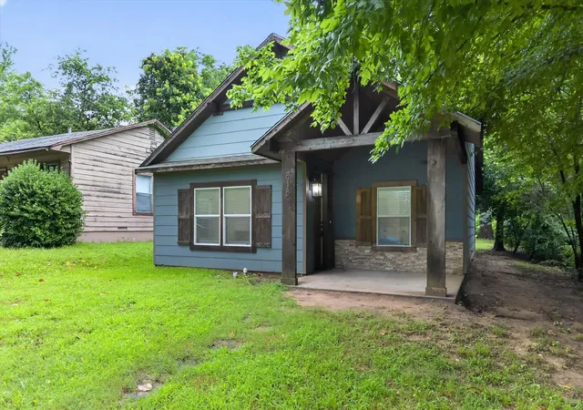 Homes for sale in Denison, TX | 818 W Elm St, Denison, TX 75020 | MLS# 21304899