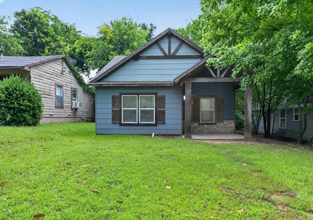 Homes for sale in Denison, TX | 818 W Elm St, Denison, TX 75020 | MLS# 21304899