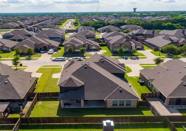 Homes for sale in Red Oak, TX | 104 Balsam Dr, Red Oak, TX 75154 | MLS# 21293098