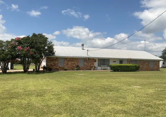 Homes for sale in China Spring, TX | 14261 Wortham Bend Rd, China Spring, TX 76633 | MLS# 21300659