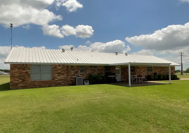 Homes for sale in China Spring, TX | 14261 Wortham Bend Rd, China Spring, TX 76633 | MLS# 21300659