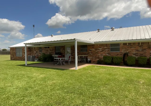 Homes for sale in China Spring, TX | 14261 Wortham Bend Rd, China Spring, TX 76633 | MLS# 21300659